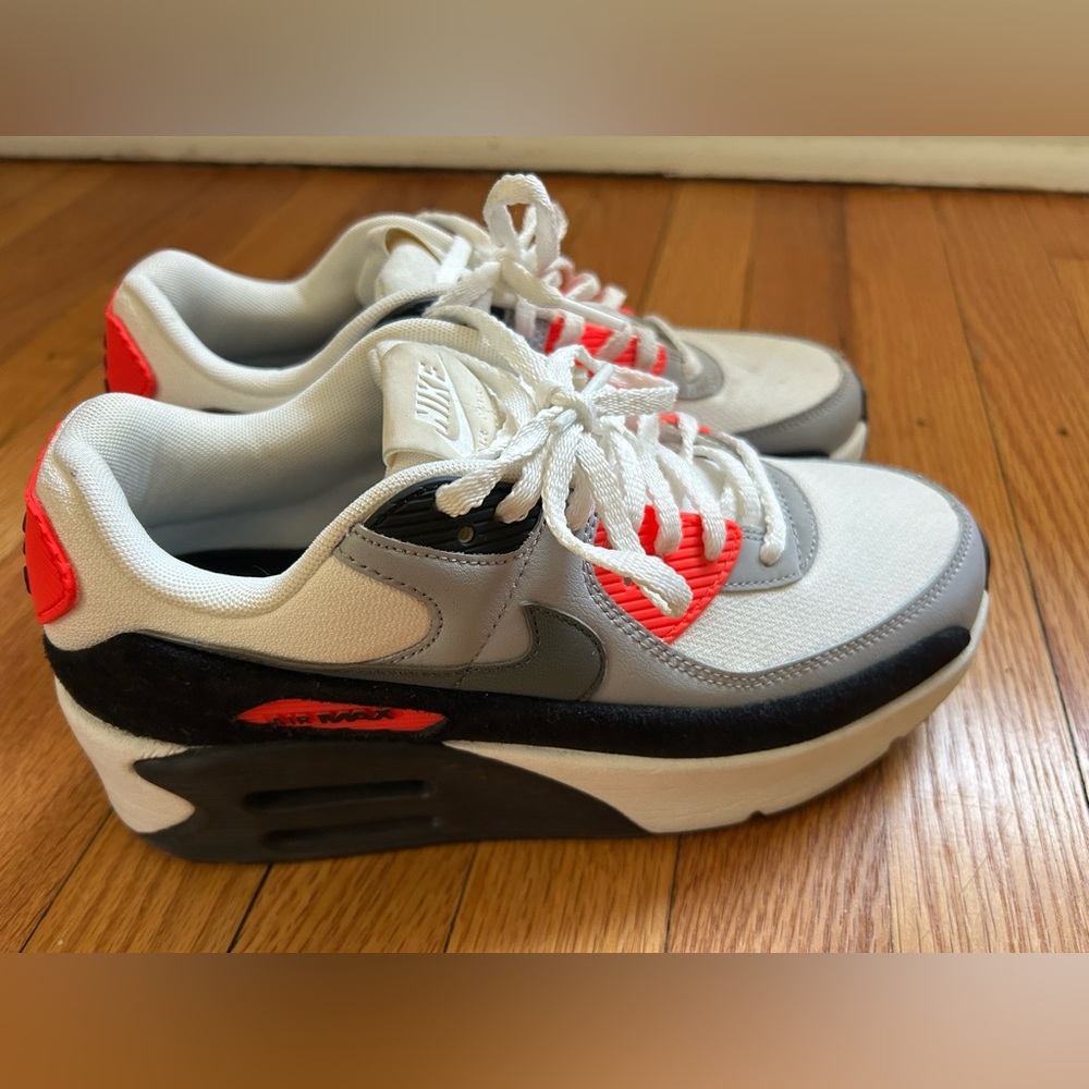 Nike Air Max 90 LV8